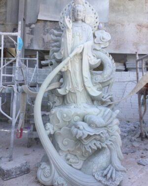 Tượng Quan Âm Rồng